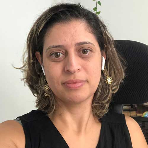 Dra. em Psicologia Clínica pela USP Treinadora em FAP certificada pela Universidade de Washington  Coordenadora do curso de Especialização em FAP pelo Ceconte/FGE